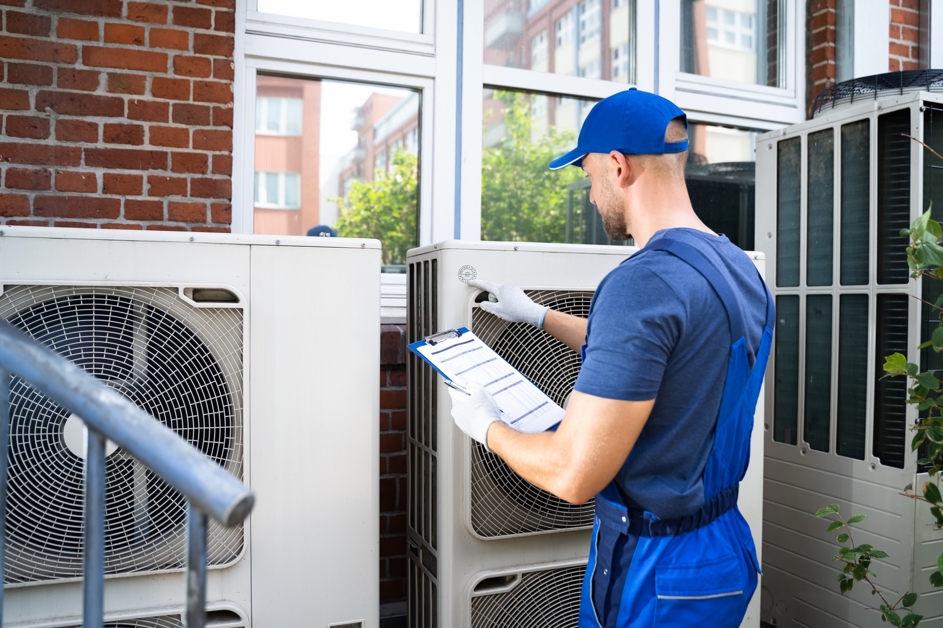 Top Signs Your Air Conditioner Needs Servicing