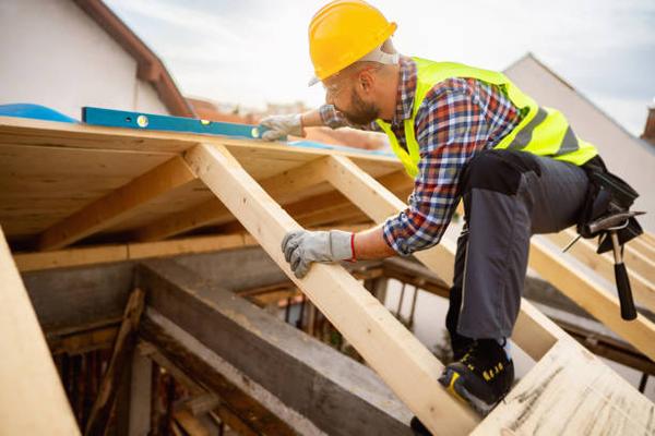 How to Choose the Right Roofing Contractor for Your Home