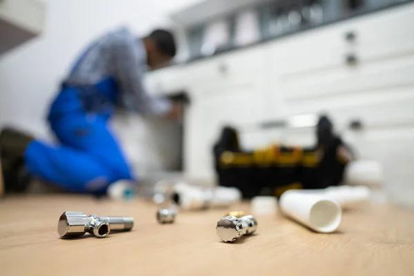 When to Call for Professional Plumbing Repair Services